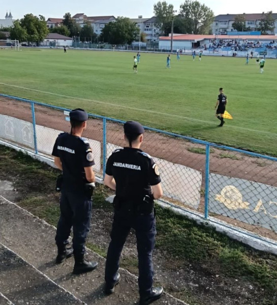 Jandarmii vrânceni vor asigura ordinea la evenimente sportive și religioase în septembrie