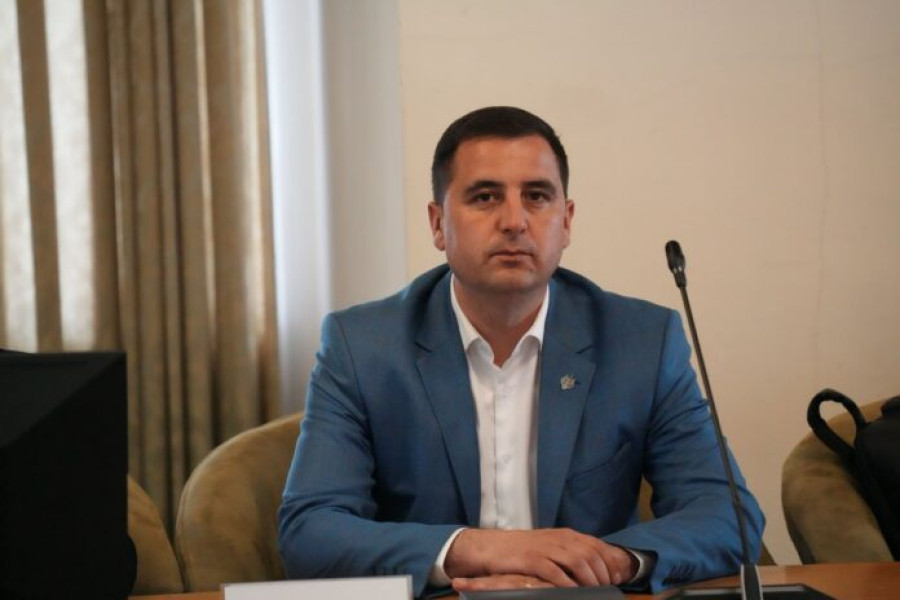 Deputatul PNL Dragoș Ciobotaru susține amendamente pentru deblocarea proiectelor locale