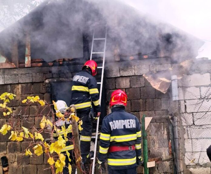 Pompierii vrânceni au intervenit în peste 560 de situații în septembrie