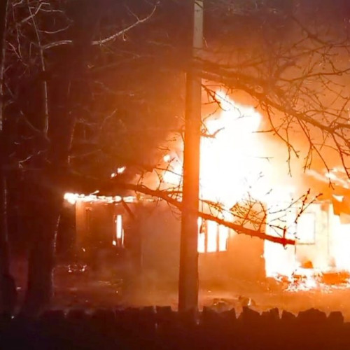 Interventie de urgenta la Cimpineanca: Doua case distruse de incendiu
