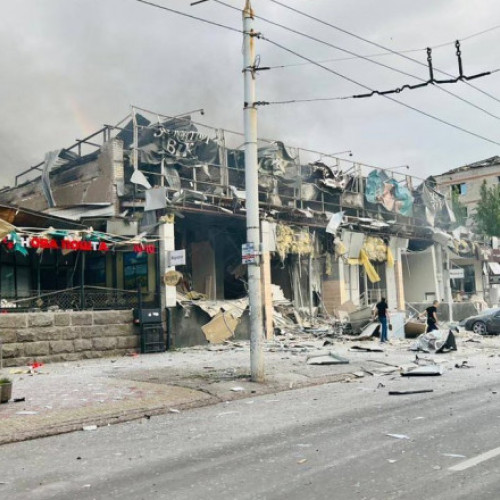 Un ucrainean condamnat la închisoare pe viață pentru implicare în atacul cu rachete asupra unei pizzerii din Kramatorsk