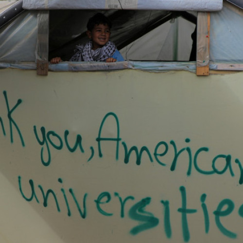 Refugiaţii palestinieni din Rafah mulțumesc studenților americani
"Refugiaţii palestinieni din Rafah mulţumesc studenților americani pentru sprijinul lor