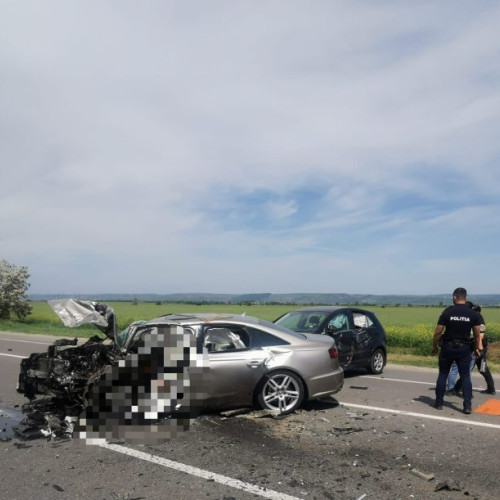 Drumurile din Bacău au fost curățate și traficul a fost reluat complet după un accident. Autoritățile au fost vigilente pentru siguranța cetățenilor.