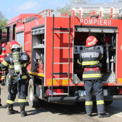 INCENDIU la magazinul Paco din Petrești: Un bărbat a suferit atac de panică și dureri