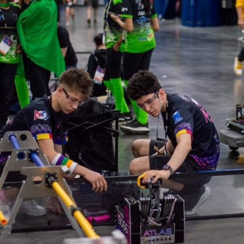 Echipa AICitizens a Câștigat Primul Meci la Campionatul Mondial de Robotică din SUA