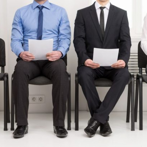 Mulți Români în Căutarea unui Nou Job: Salariul și Flexibilitatea Principalele Priorități, Conform unui Sondaj eJobs.ro
