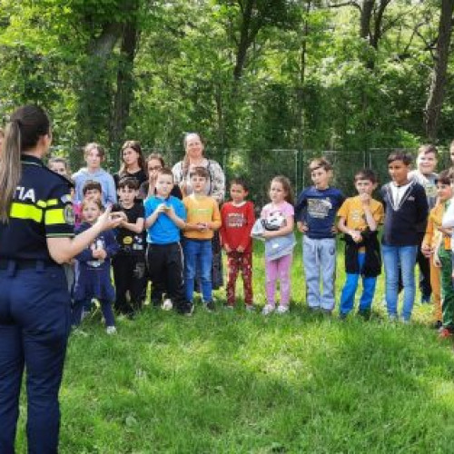 FOTO: Săptămâna prevenirii criminalității, sfaturi utile pentru elevi