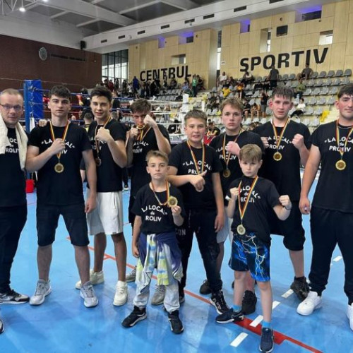 București: Sportivii Focșăneni au Reușit la Turneul Național de Kickboxing
