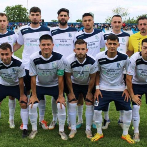 Fotbalistii CSM Adjud 1946 vor reprezenta Vrancea la barajul de promovare in Liga a III-a