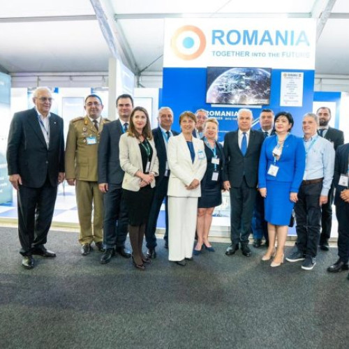 Ministrul Angel Tîlvăr s-a întâlnit cu reprezentanții firmelor românești la expoziția aeronautică internațională