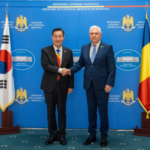 Ministrul Apărării Naționale, Angel Tîlvăr, Într-o Întâlnire cu Omologul său din Republica Coreea