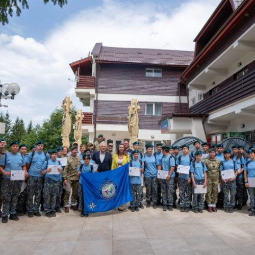 Ministrul Apărării Naționale, Angel Tîlvăr, la ceremonia de închidere a &quot;Taberei de vară pentru cercetași&quot;